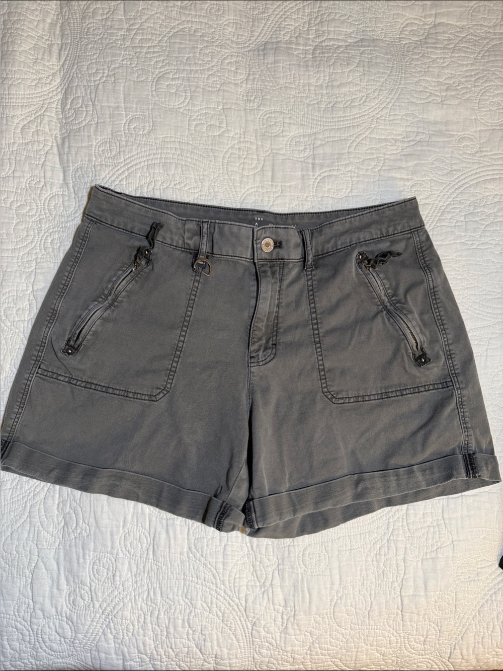White House Black Market Gray Pret-A-Play Utility Zip-Pocket Shorts size 10